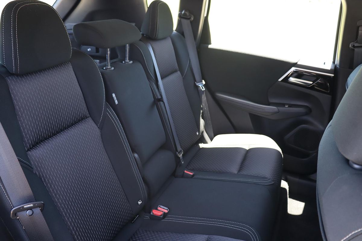 2022 Mitsubishi Outlander ES ZM