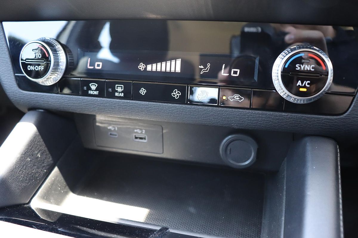 2022 Mitsubishi Outlander ES ZM