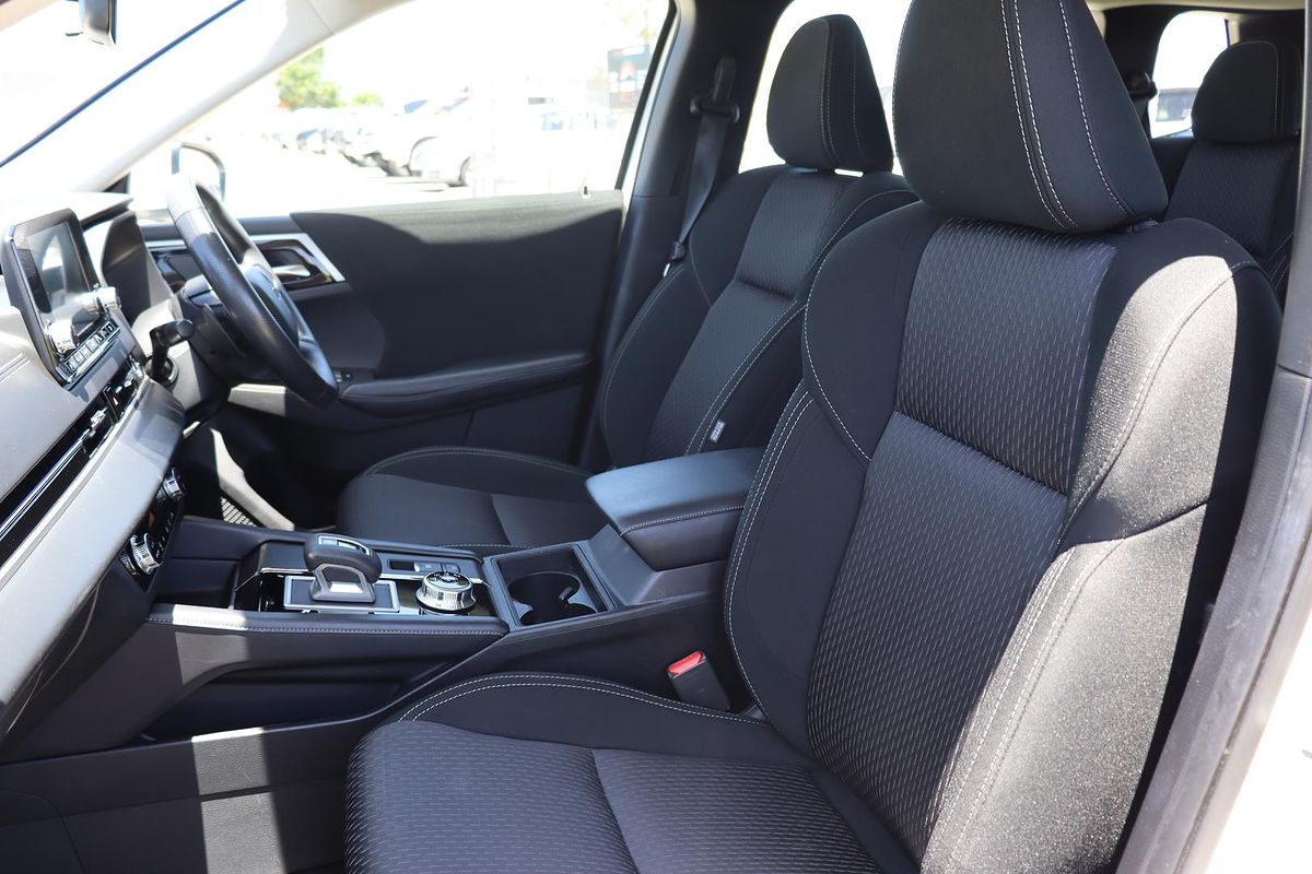 2022 Mitsubishi Outlander ES ZM