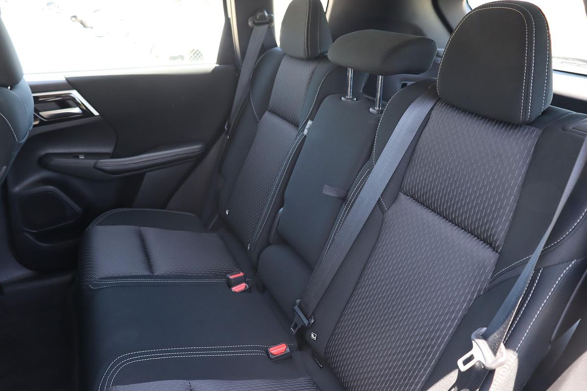 2022 Mitsubishi Outlander ES ZM