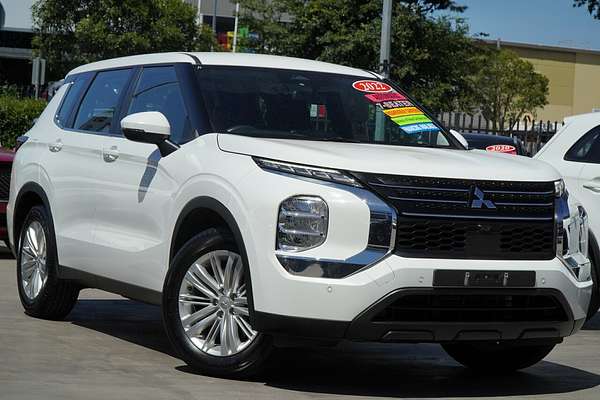 2022 Mitsubishi Outlander ES ZM