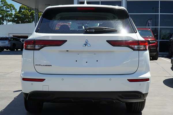 2022 Mitsubishi Outlander ES ZM