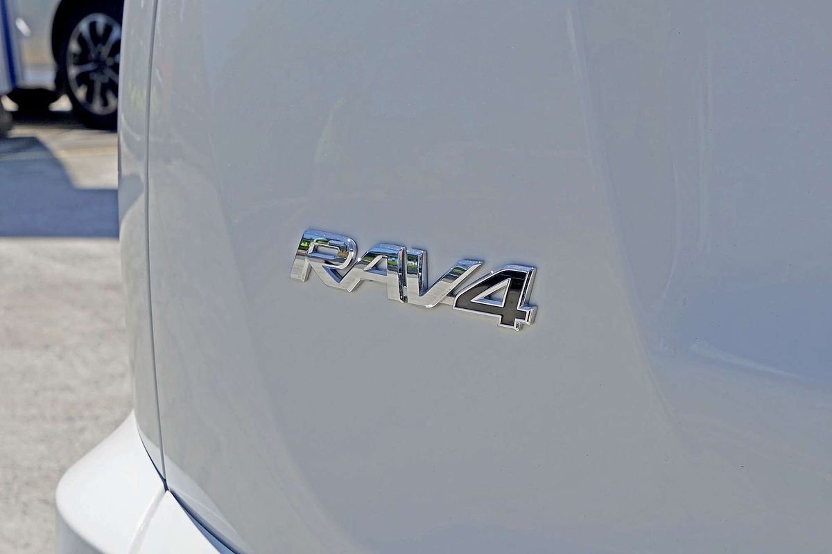 2018 Toyota RAV4 GX ZSA42R