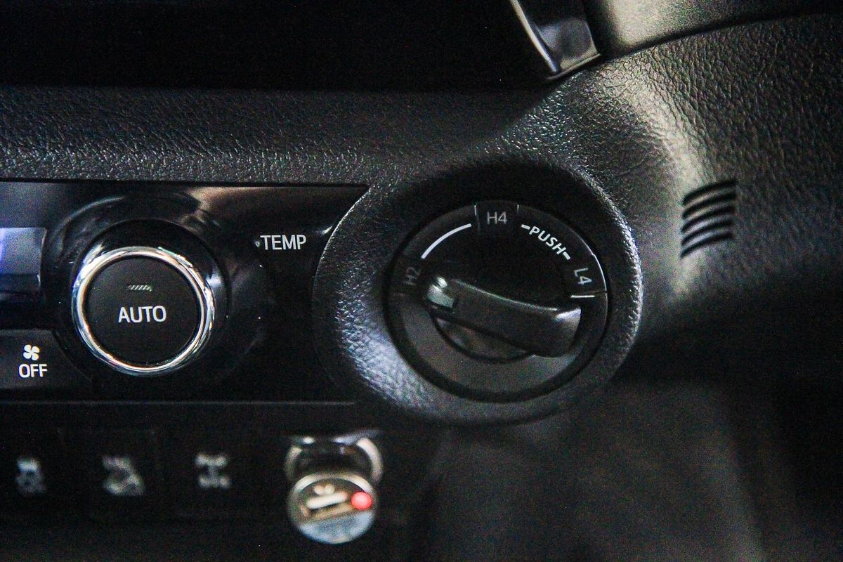 2017 Toyota Hilux SR5 GUN126R 4X4