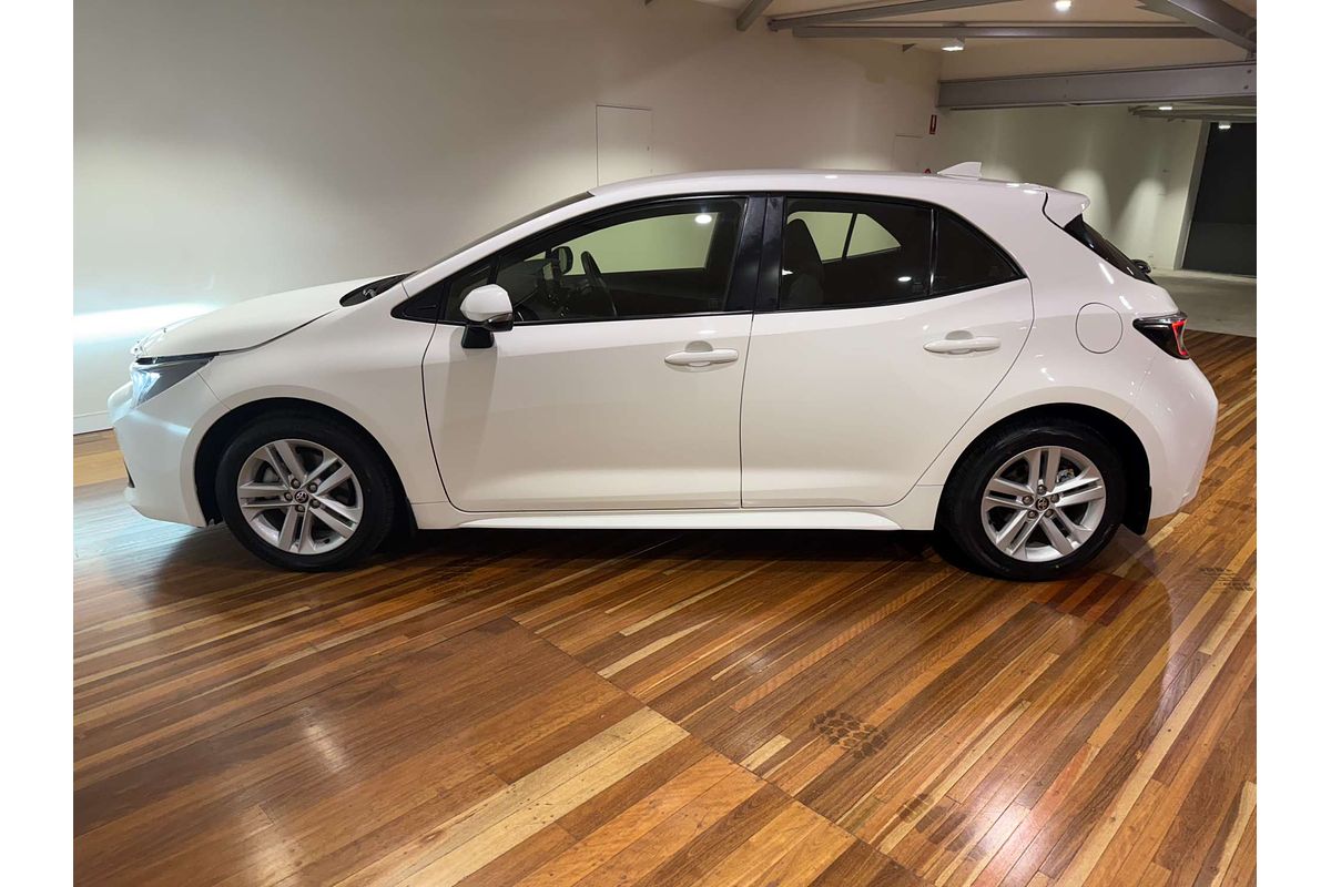 2018 Toyota Corolla Ascent Sport MZEA12R