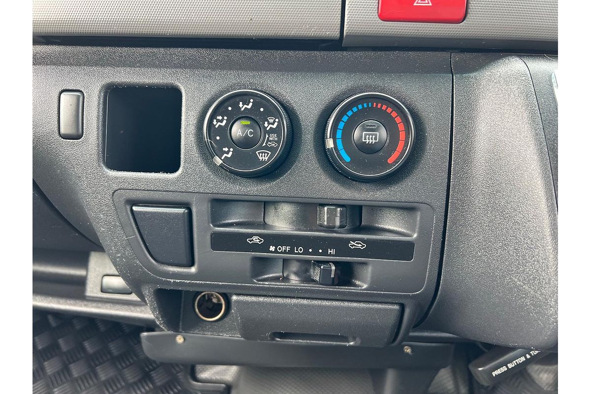 2013 Toyota Hiace KDH201R LWB