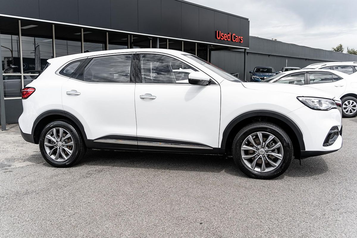 2022 MG HS Core SAS23