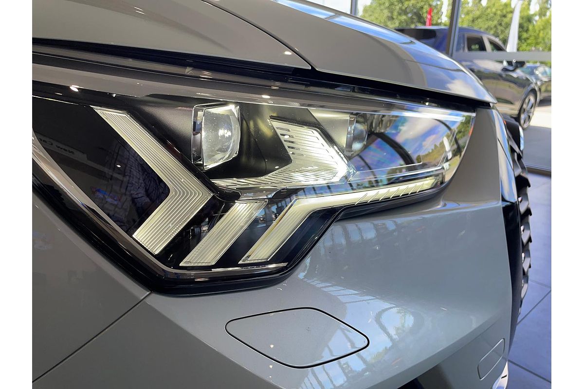 2024 Audi Q3 40 TFSI S Line F3