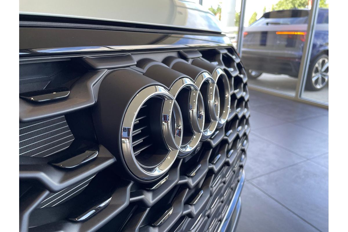 2024 Audi Q3 40 TFSI S Line F3