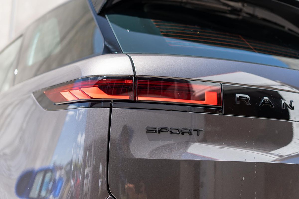 2024 Land Rover Range Rover Sport D250 SE L461