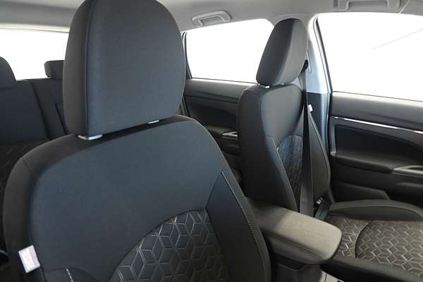 2024 Mitsubishi ASX ES XD
