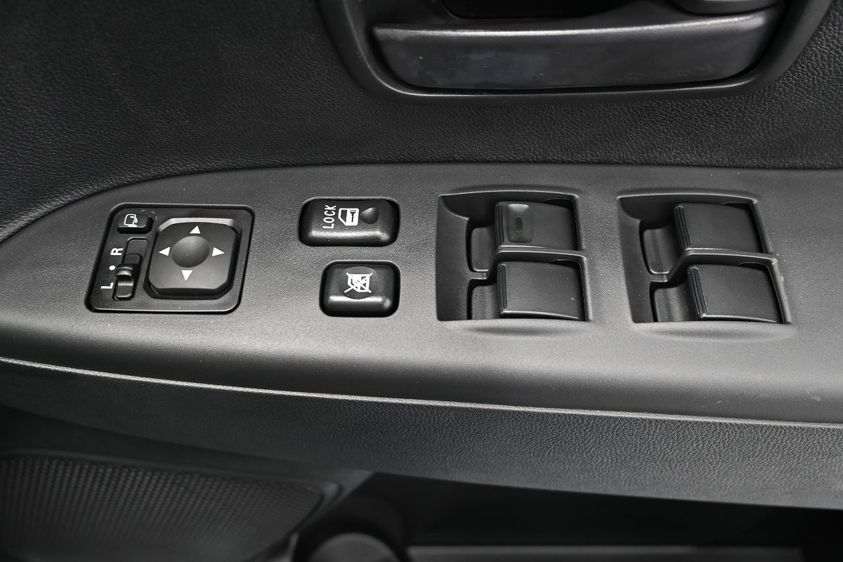 2025 Mitsubishi ASX ES XD