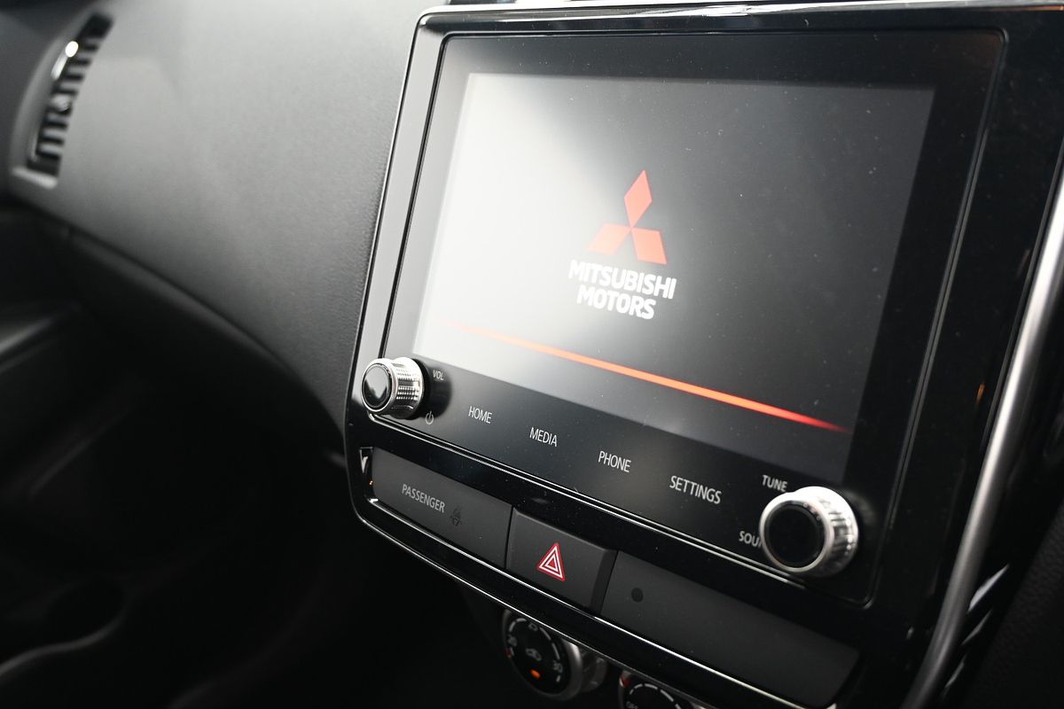 2025 Mitsubishi ASX ES XD