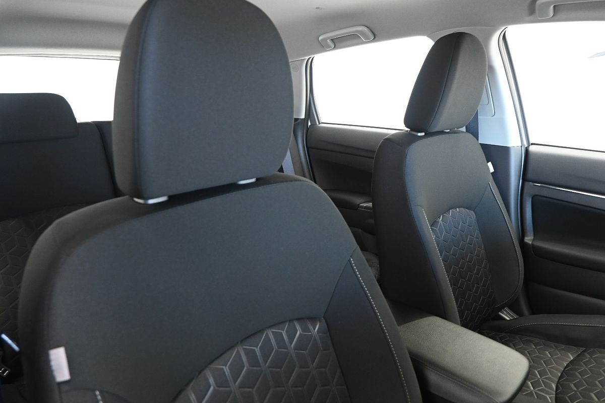 2025 Mitsubishi ASX ES XD