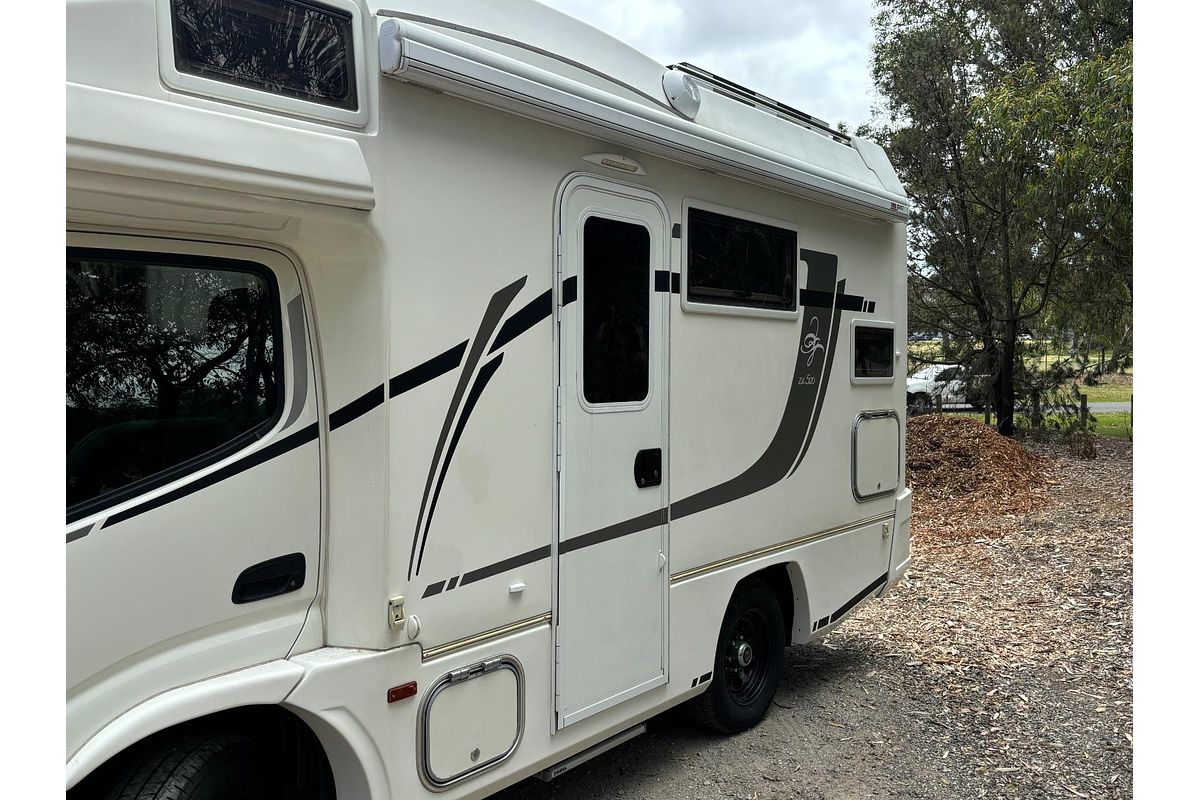 2017 Toyota Camroad 4x4 Motorhome KDY281