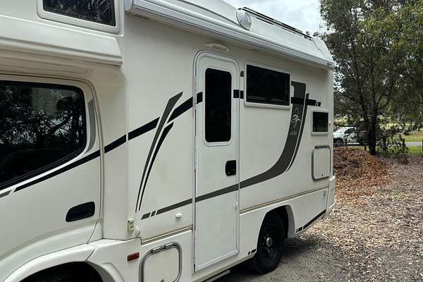 2017 Toyota Camroad 4x4 Motorhome KDY281