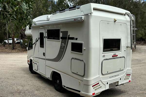 2017 Toyota Camroad 4x4 Motorhome KDY281