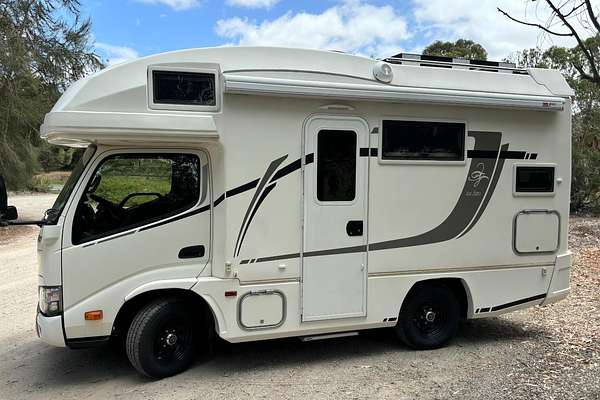 2017 Toyota Camroad 4x4 Motorhome KDY281