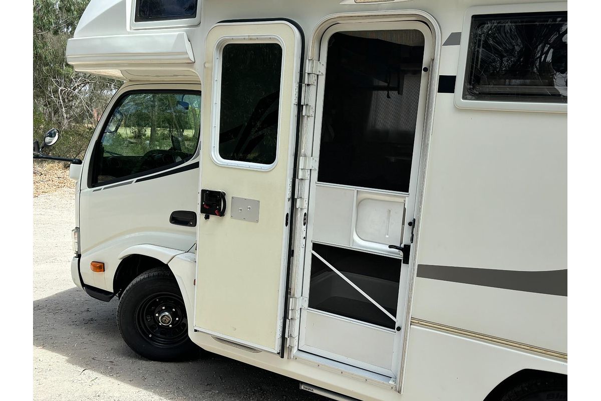 2017 Toyota Camroad 4x4 Motorhome KDY281