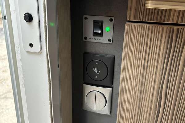 2017 Toyota Camroad 4x4 Motorhome KDY281