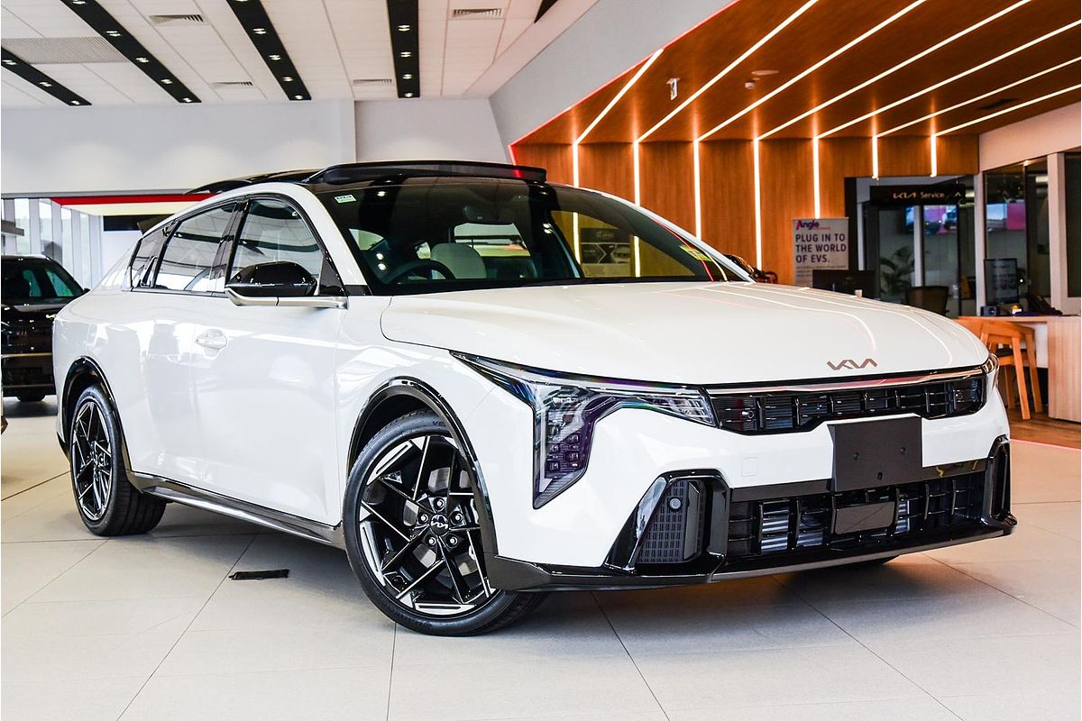 2025 Kia K4 GT-Line CL4m