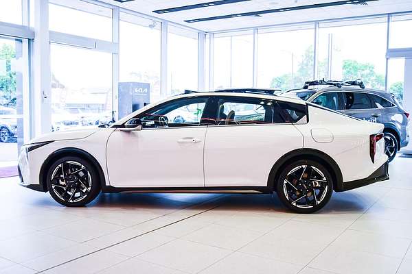 2025 Kia K4 GT-Line CL4m