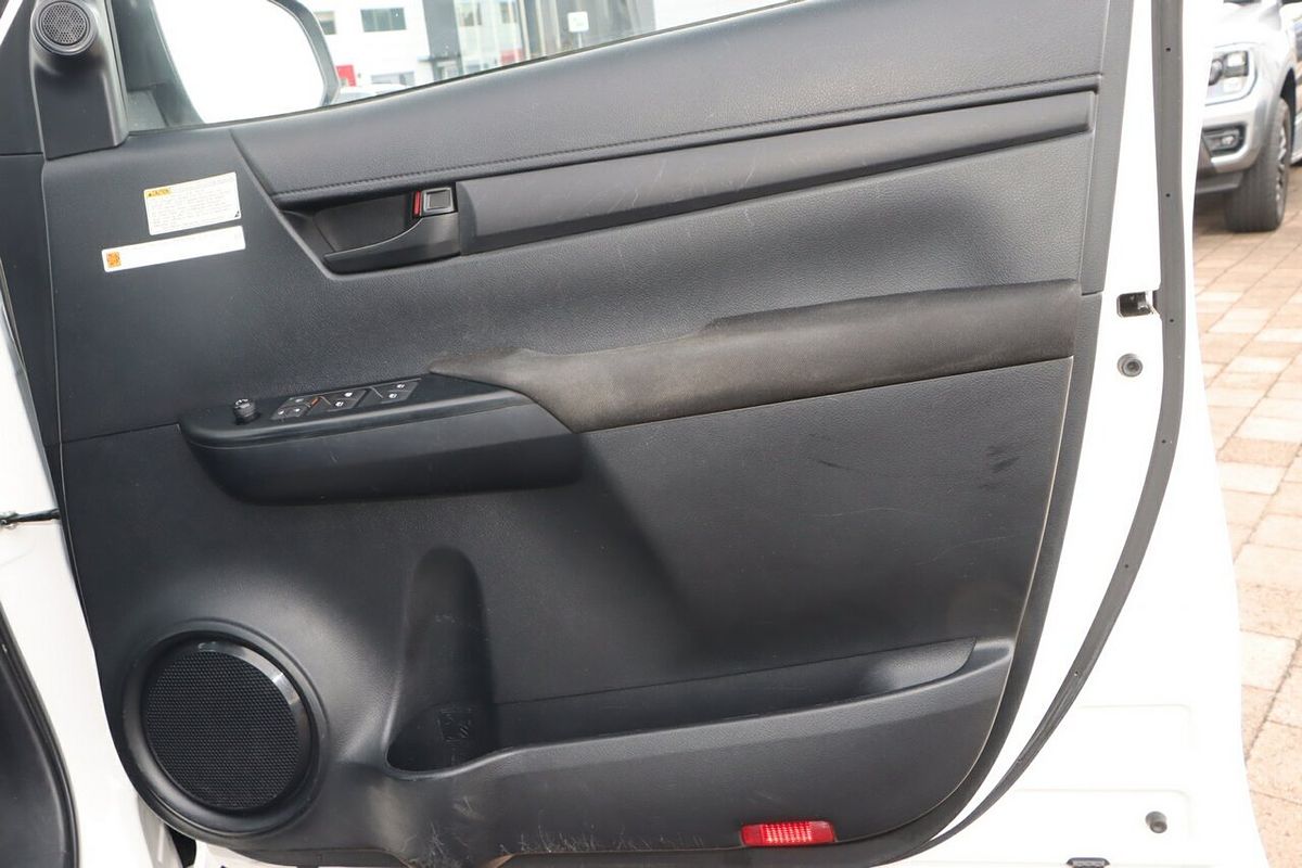2016 Toyota Hilux SR GUN126R 4X4