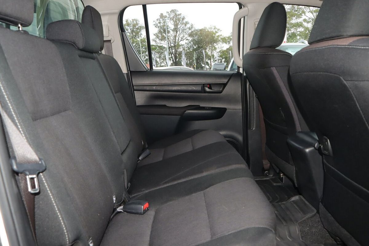 2016 Toyota Hilux SR GUN126R 4X4