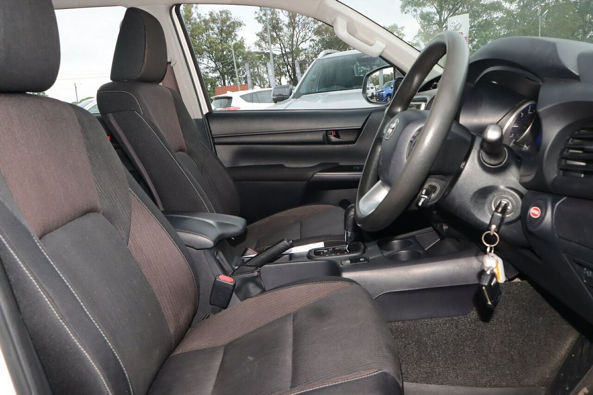 2016 Toyota Hilux SR GUN126R 4X4