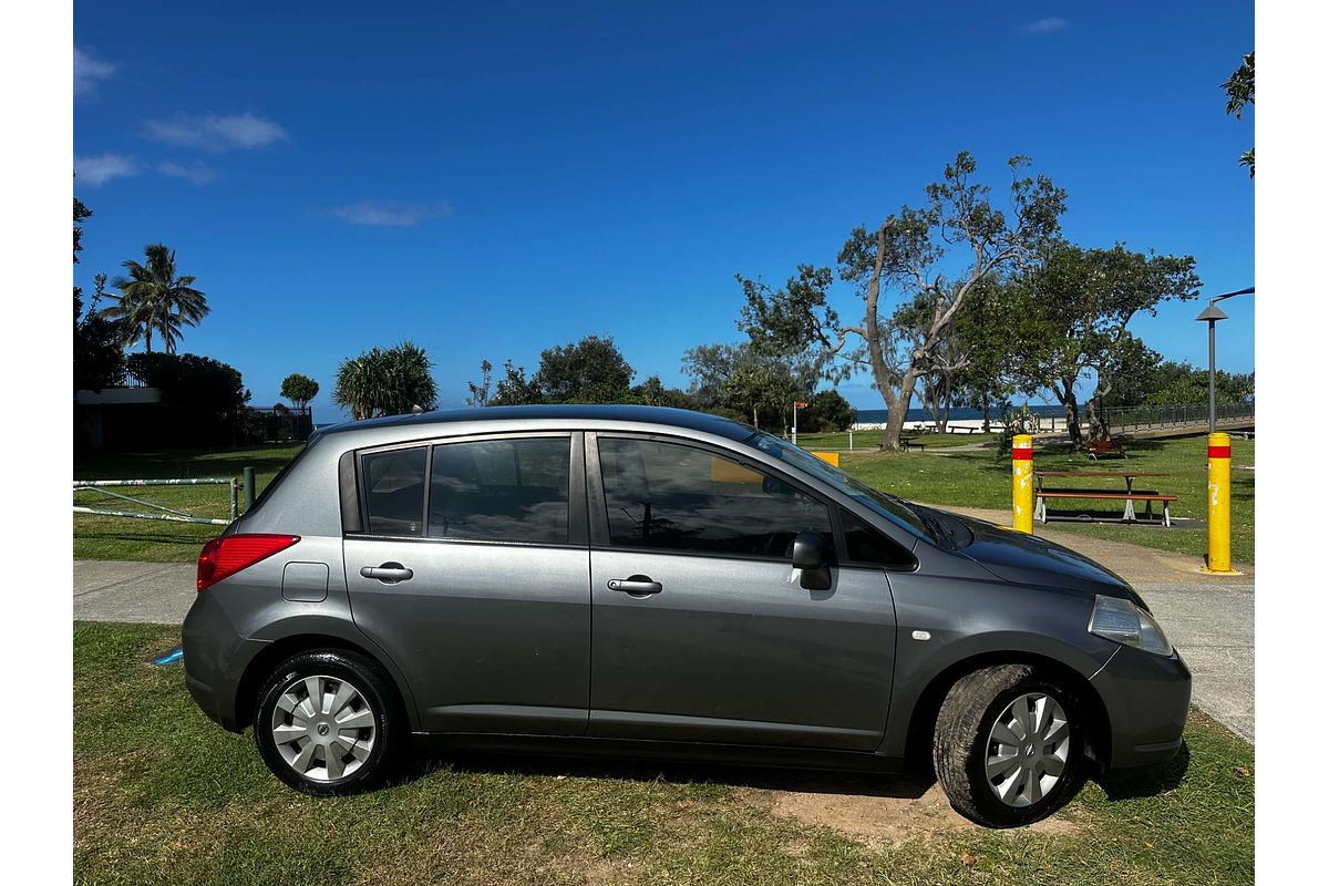 2008 Nissan Tiida ST C11