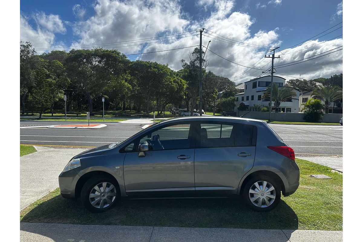 2008 Nissan Tiida ST C11