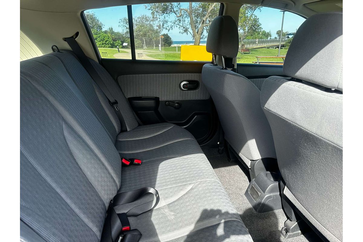 2008 Nissan Tiida ST C11