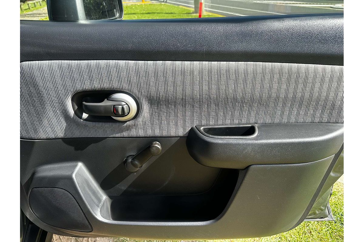 2008 Nissan Tiida ST C11