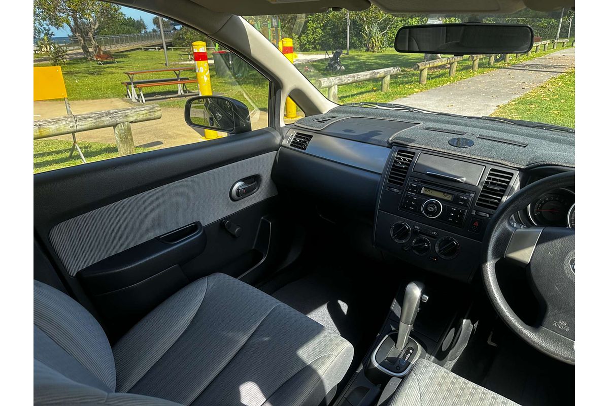 2008 Nissan Tiida ST C11