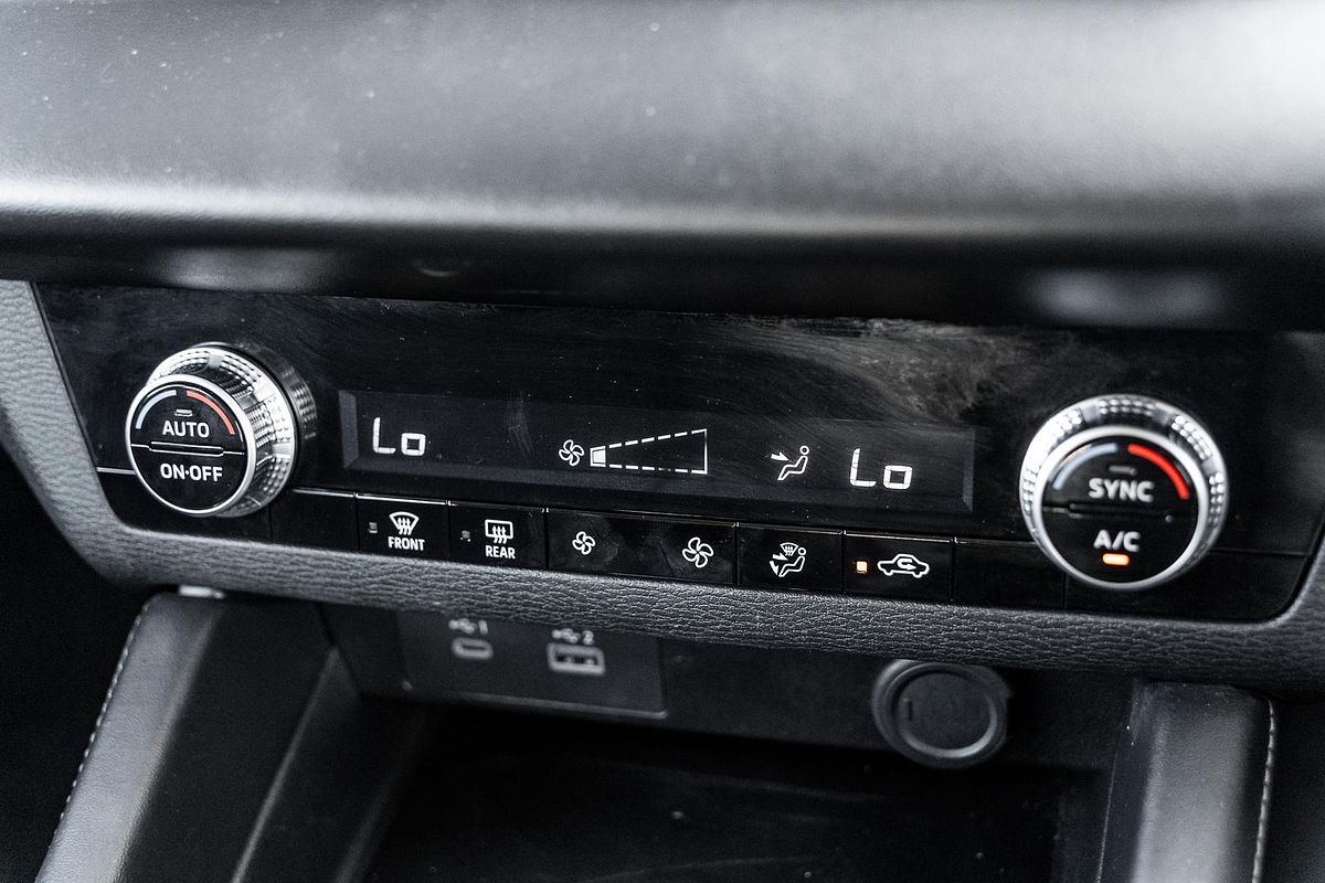 2023 Mitsubishi Outlander ES ZM
