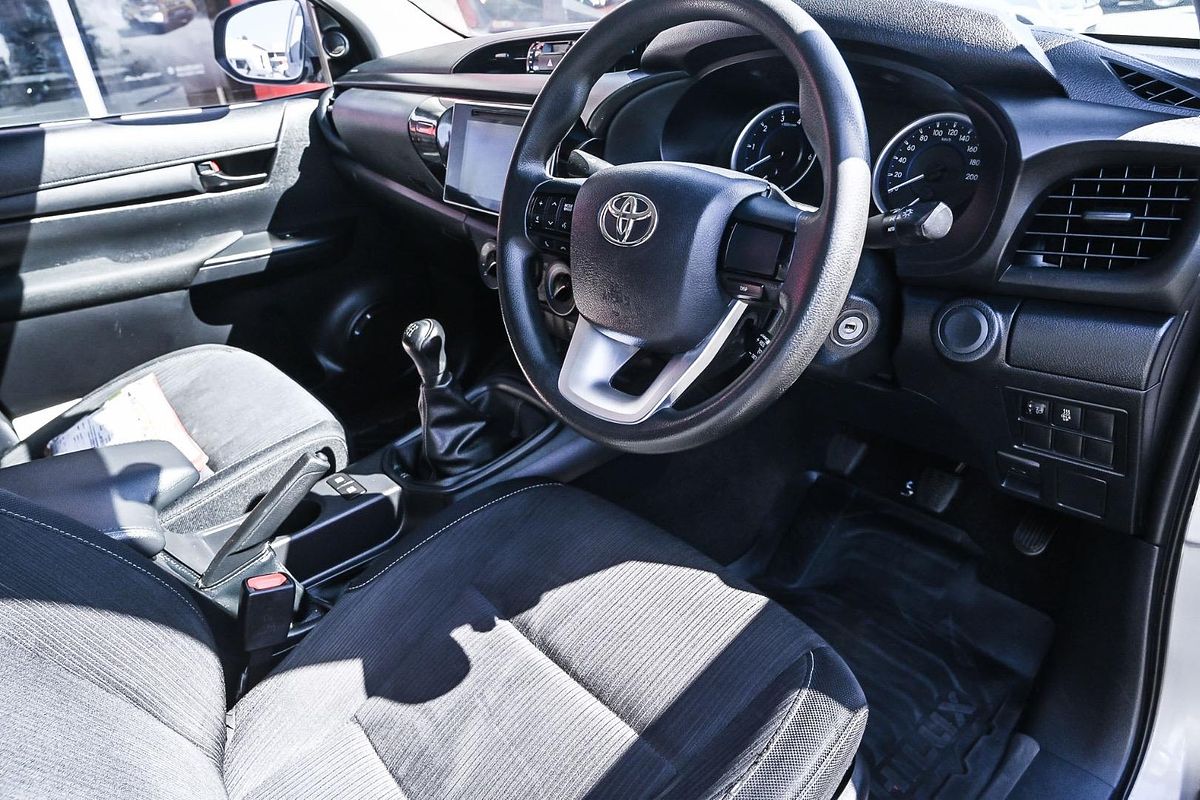 2015 Toyota Hilux SR GUN126R 4X4