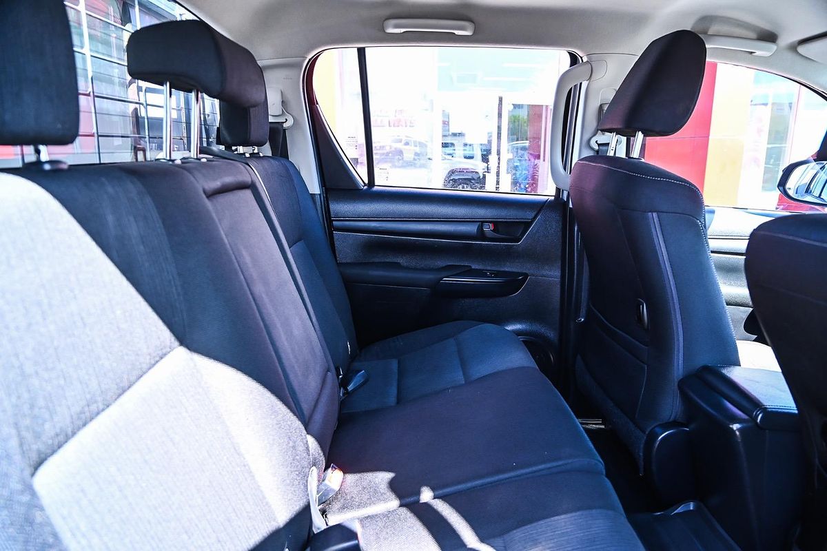 2015 Toyota Hilux SR GUN126R 4X4