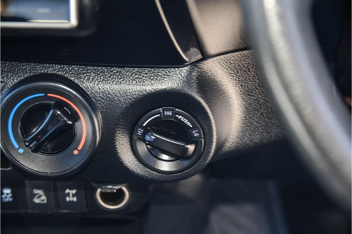 2019 Toyota Hilux SR GUN126R 4X4