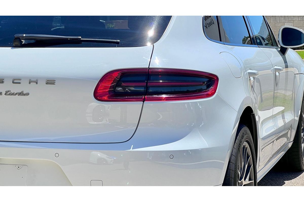 2014 Porsche Macan Turbo 95B