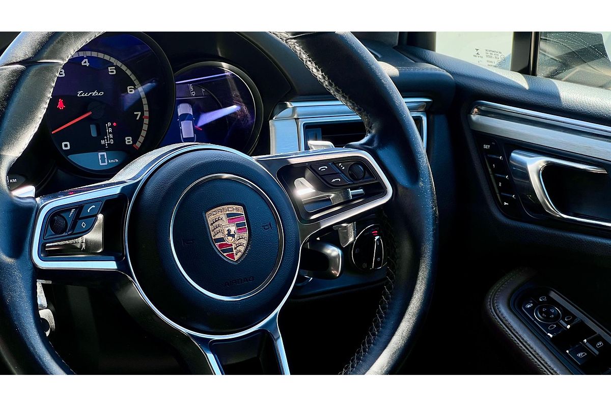 2014 Porsche Macan Turbo 95B
