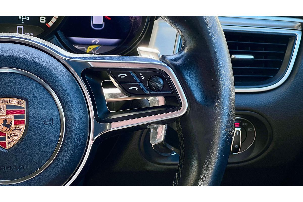 2014 Porsche Macan Turbo 95B