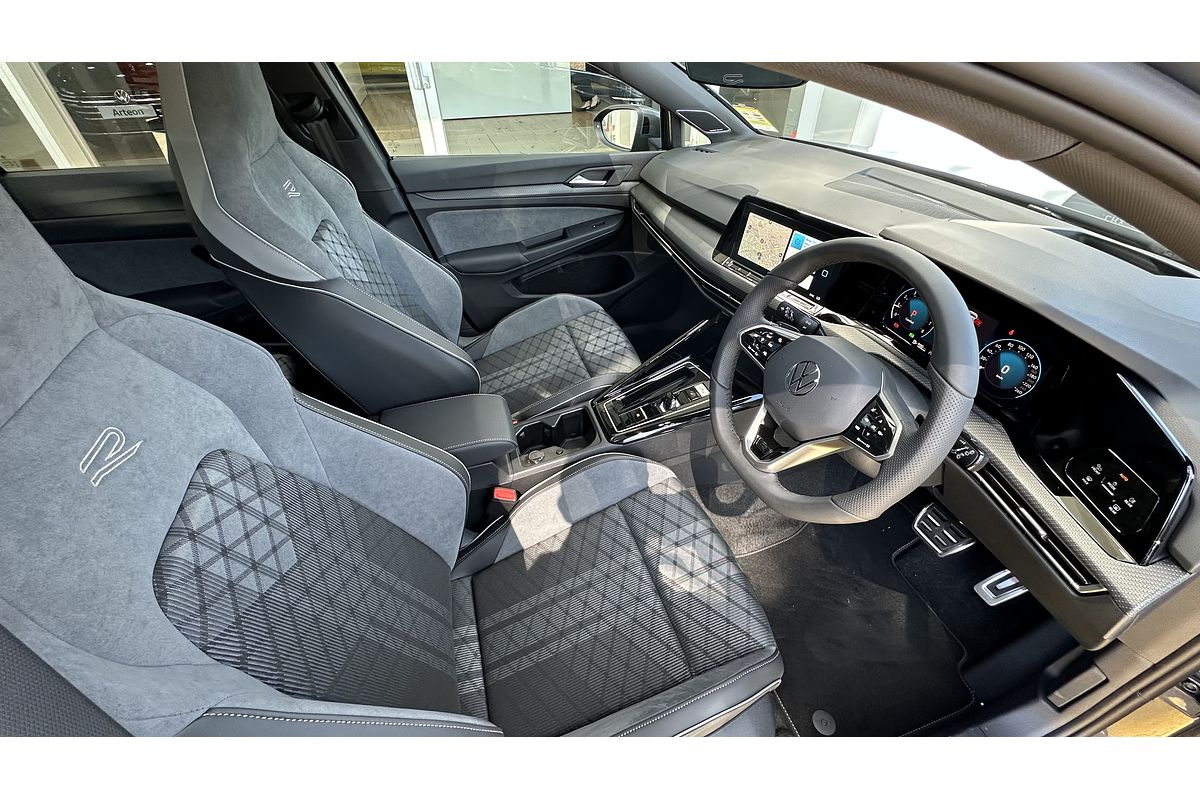 2024 Volkswagen Golf 110TSI R-Line 8