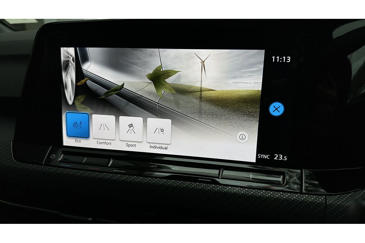 2024 Volkswagen Golf 110TSI R-Line 8