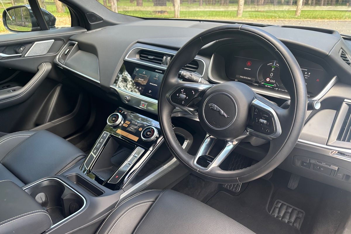 2023 Jaguar I-PACE EV400 R-Dynamic SE X590