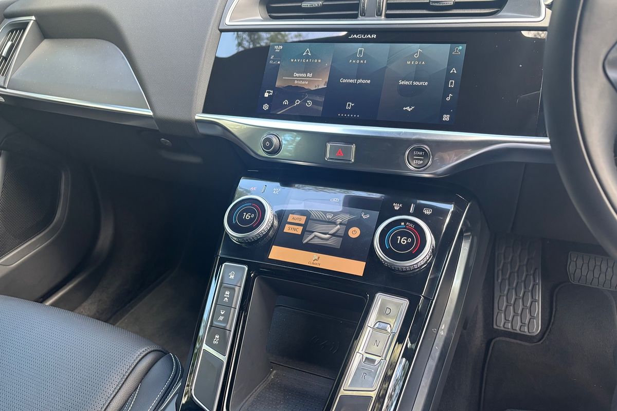 2023 Jaguar I-PACE EV400 R-Dynamic SE X590