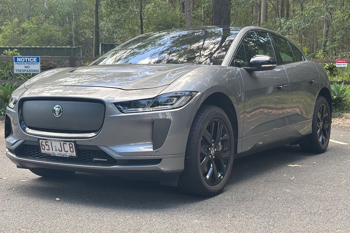 2023 Jaguar I-PACE EV400 R-Dynamic SE X590