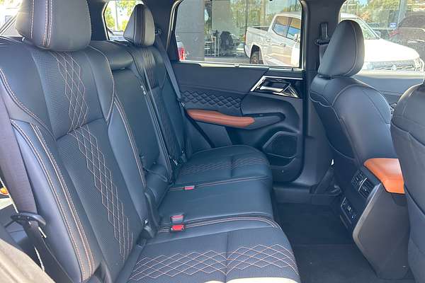 2024 Mitsubishi Outlander Exceed Tourer ZM