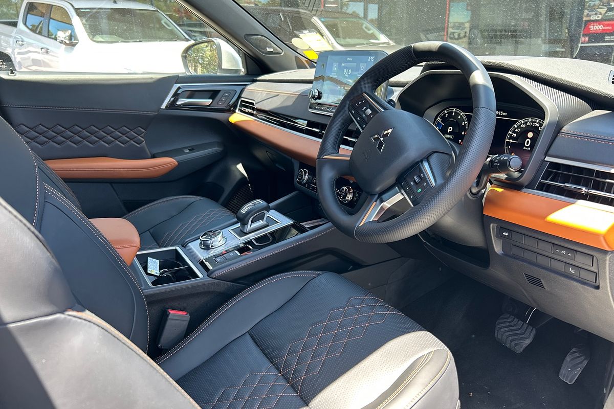 2024 Mitsubishi Outlander Exceed Tourer ZM