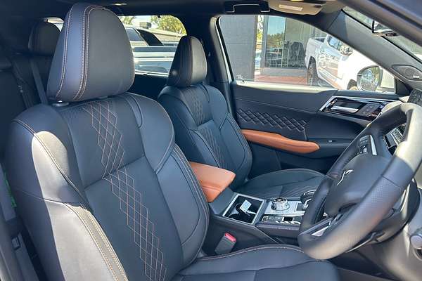 2024 Mitsubishi Outlander Exceed Tourer ZM