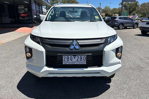 2023 Mitsubishi Triton GLX MR 4X4